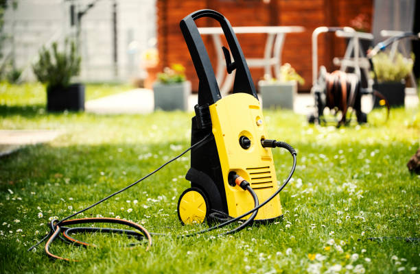Best Gutter Cleaning and Brightening in Collinwood, TN